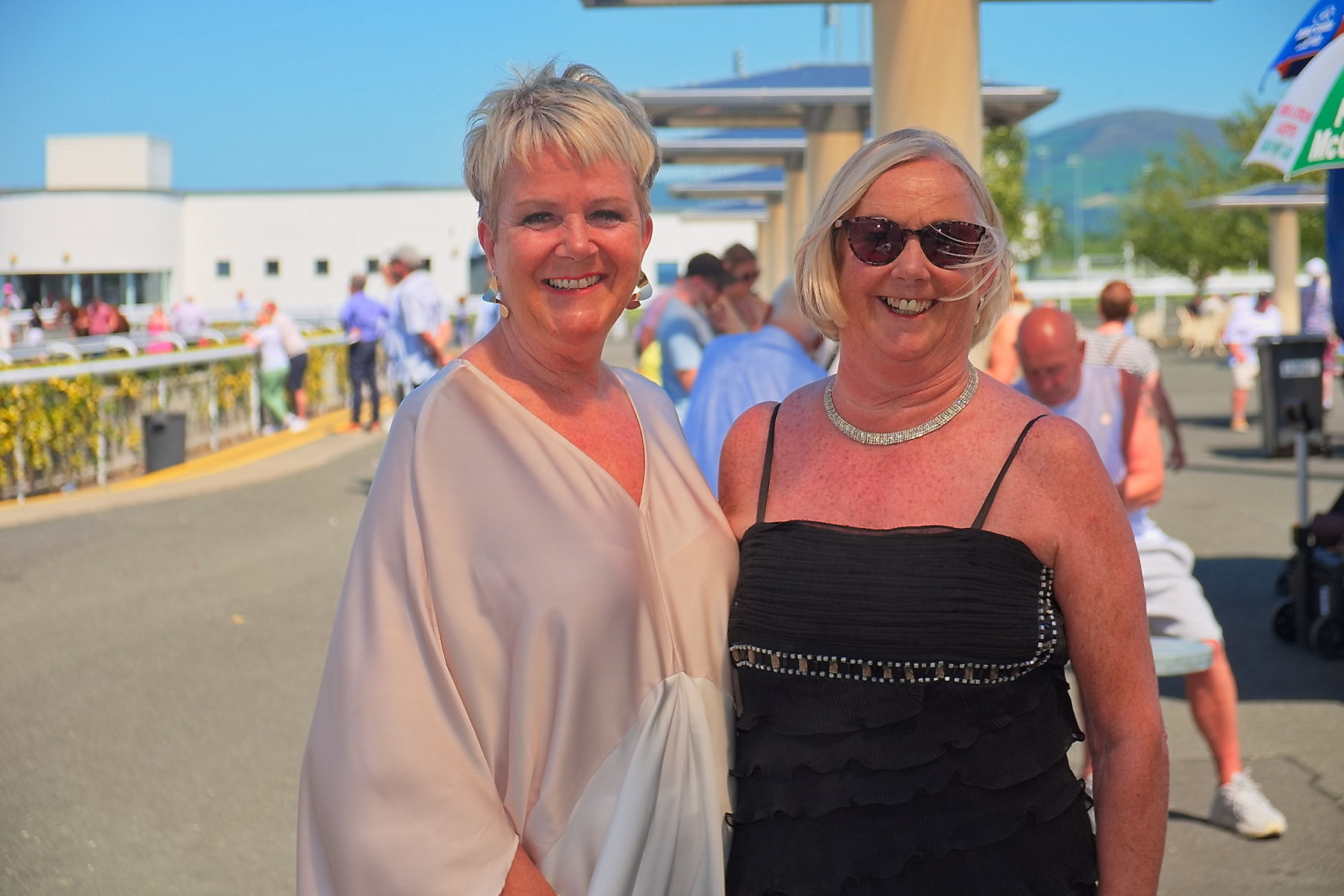 Caroline Murray and Maura Mulgrew at Ladies Day at Dundalk Races12 July 2025Dundalk Stadium Dundalk Co.Louth CREDIT: LiamMcArdle.com
