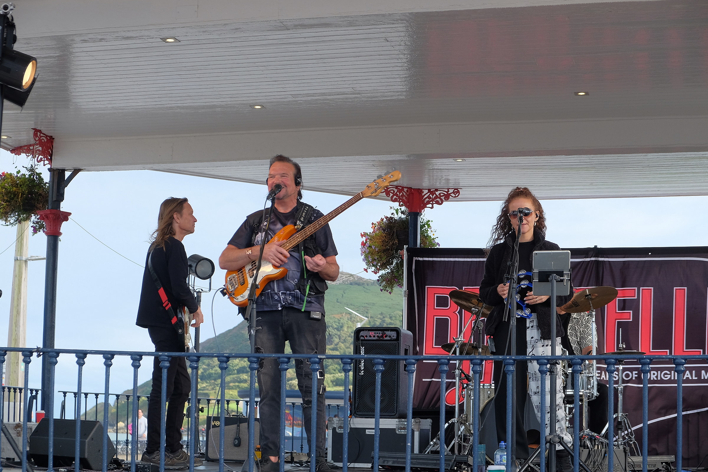 Bagatelle play Bray Seafront

The Seafront Bray

07 September 2025

Credit: LiamMcArdle.com