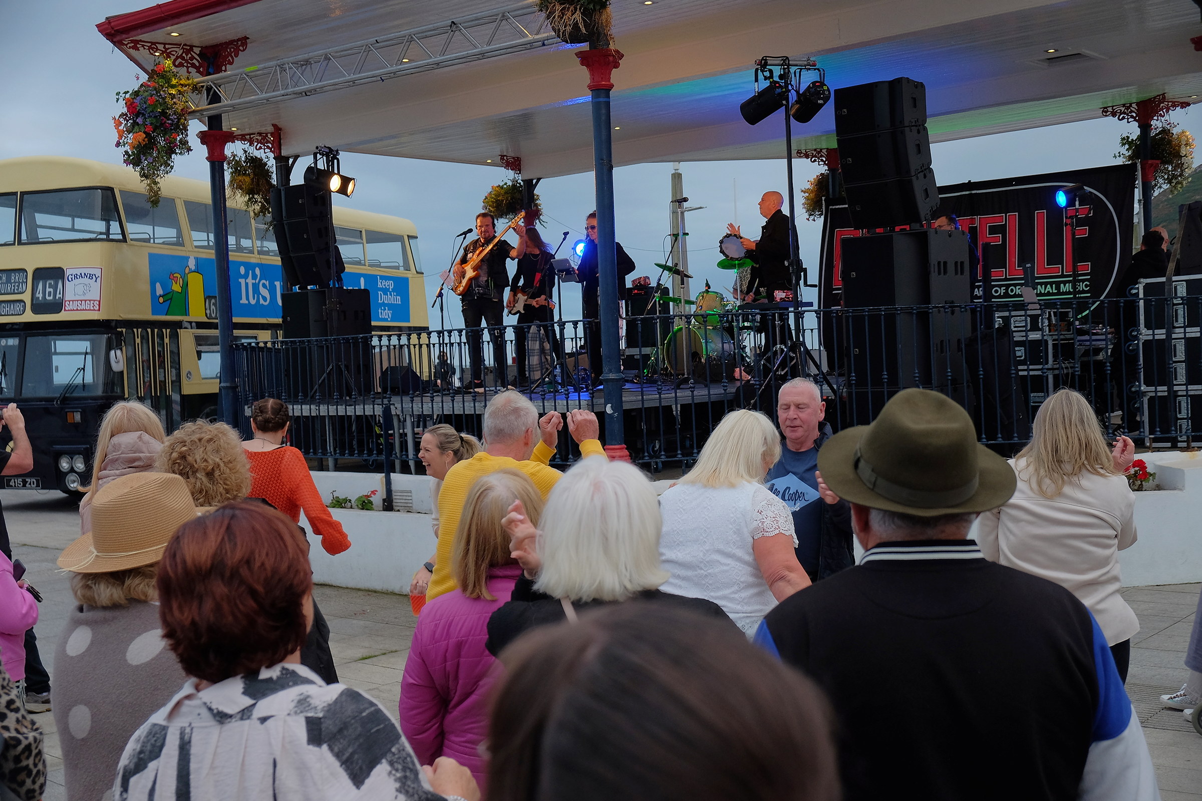 Bagatelle play Bray Seafront

The Seafront Bray

07 September 2025

Credit: LiamMcArdle.com