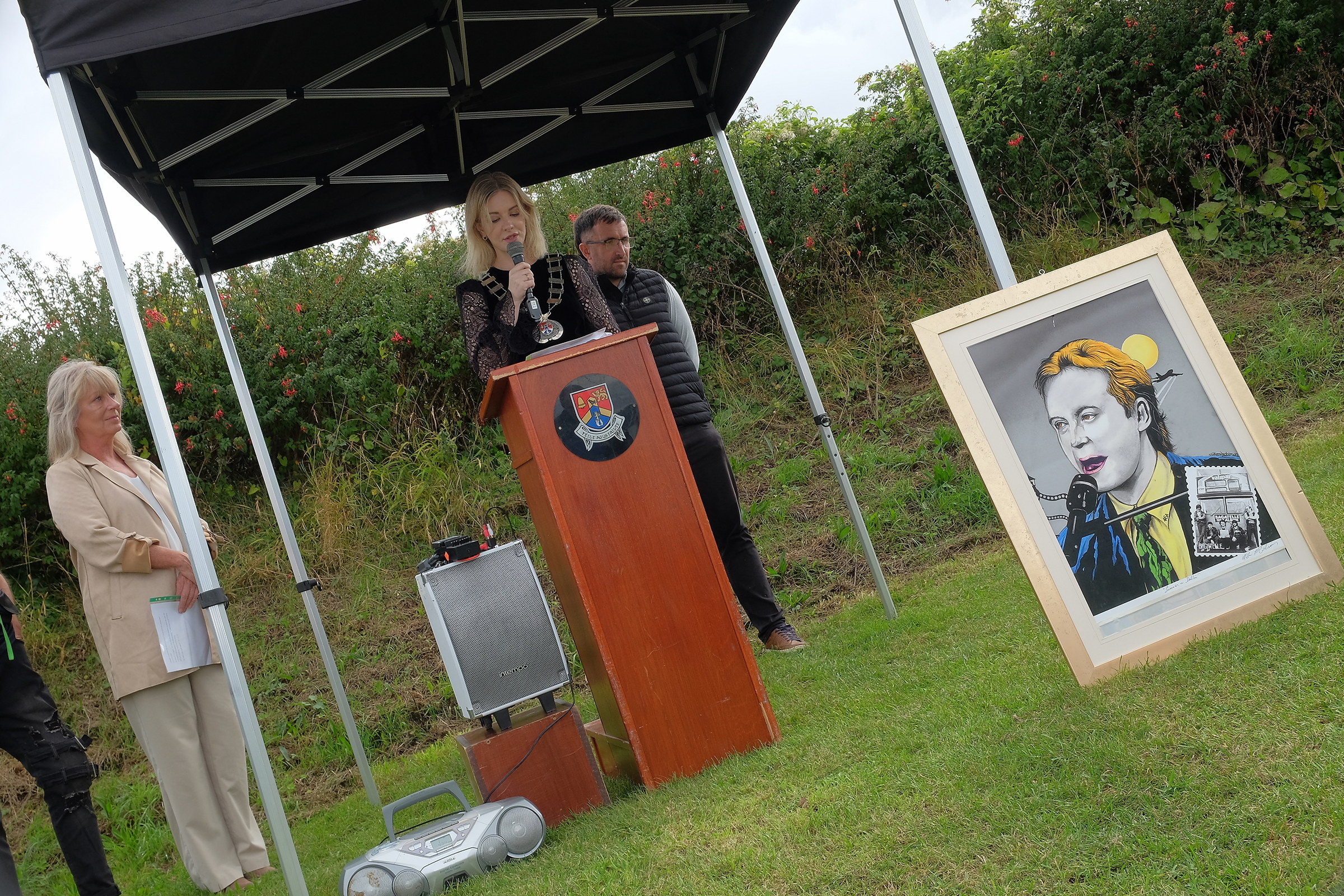 Bagatelle Bench unveiled on Bray Head
Ken Doyle of legendary Bagatelle with Erika Doyle - Cathaoirleach Bray Municipal District unveils a new bench to celebrate Bagatelle
Bray 

07 September 2025

Credit: LiamMcArdle.com