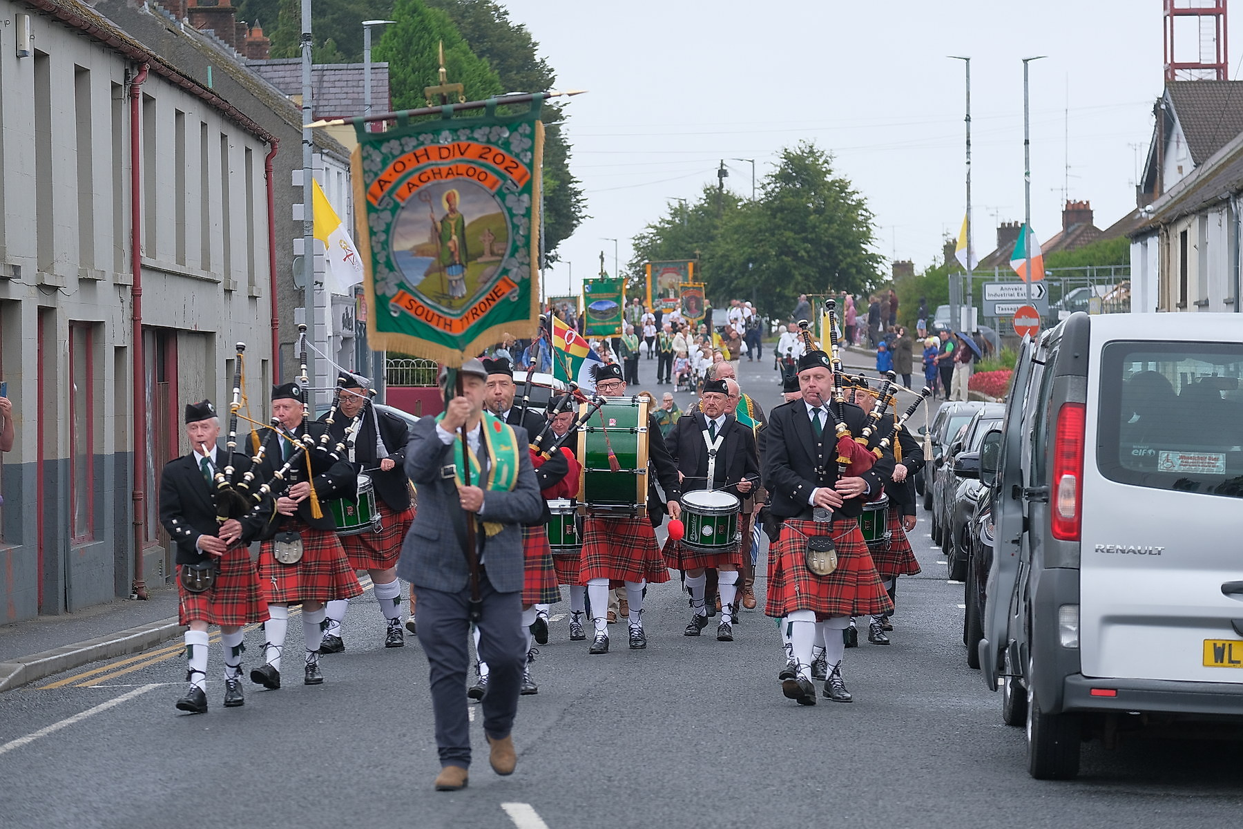 Thousands pack Keady for the Ancient Order of Hibernians Parade. The first time in 60 years Keady has hosted the annual event.16 August 2026Co.Armagh Keady   CREDIT: LiamMcArdle.com
